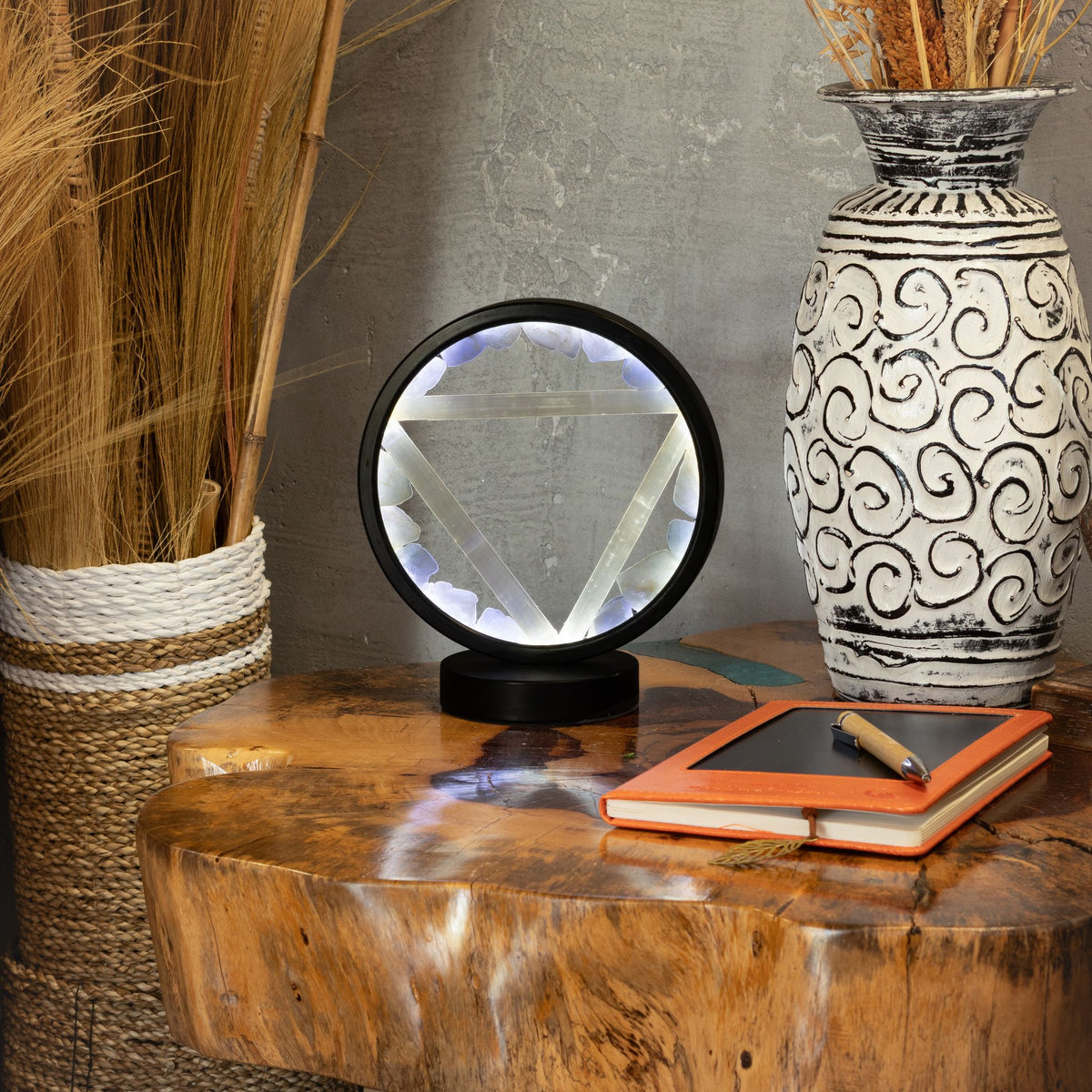 Dekorative Lampe Halo – Aquamarin und Selenit · Wasser