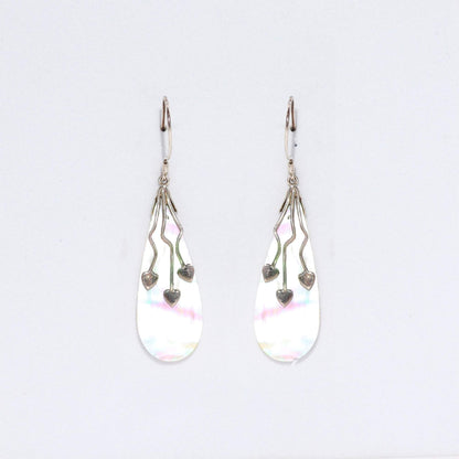 Ohrringe aus Perlmutt und Silber – Three Hearts