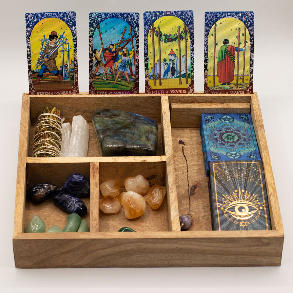 Tarotbox mit vier Fächern – graviertes Motiv