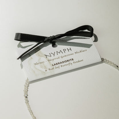 Mineralienkette Nymphe mit Schmetterling – Labradorit