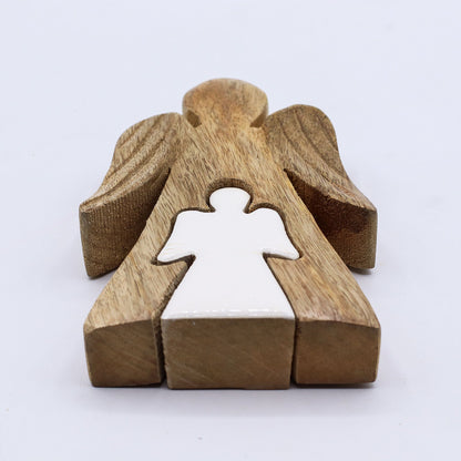 Engel aus Mangoholz in Weiß emailliert – 15 cm